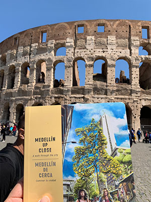 Libro 'Medellín de cerca' en Roma